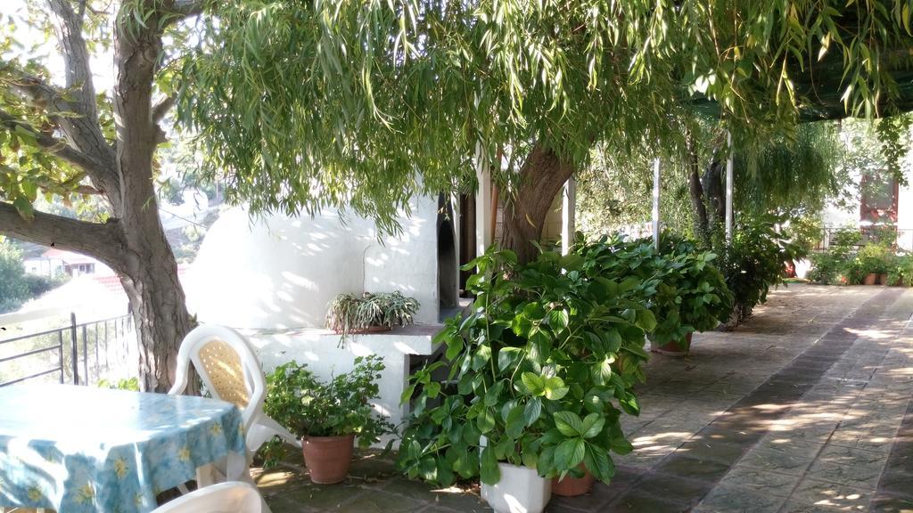 Filoxenia Rooms Makrilies Exterior foto