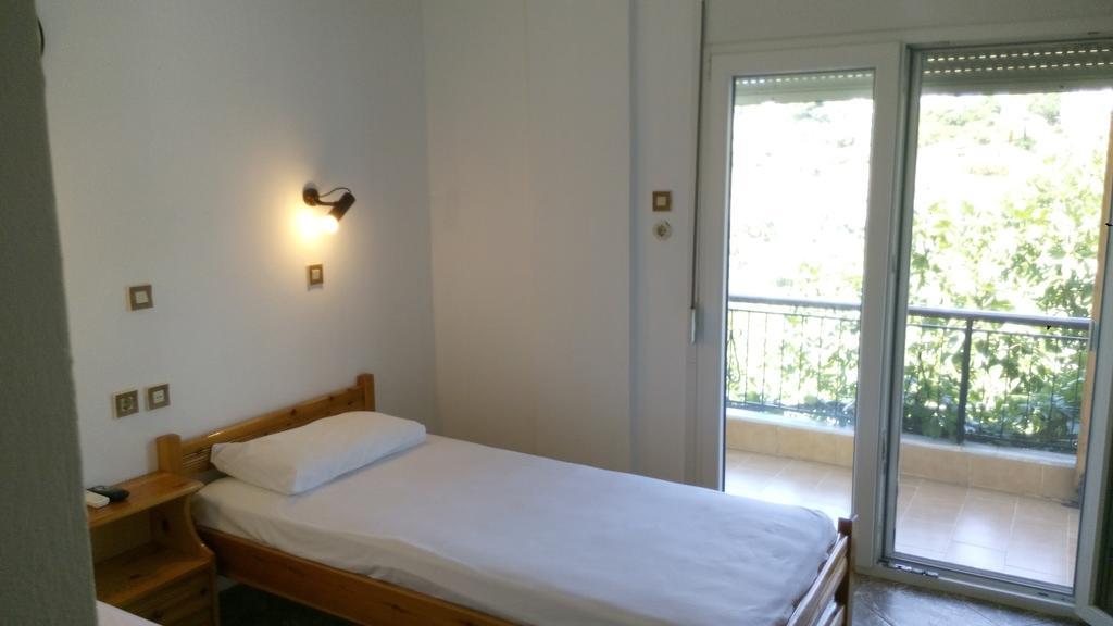 Filoxenia Rooms Makrilies Habitación foto